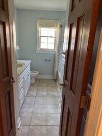 Building Photo - Beautiful 4 Bedroom 2 baths 2 car garage