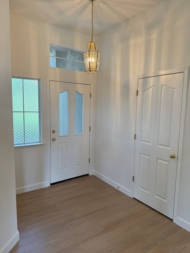 Building Photo - Gated Unique Remodeled 3 Bedroom w/ Golf Course Views in Rancho Solano