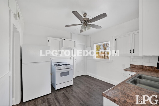 Building Photo - 1734 Arlington Ave