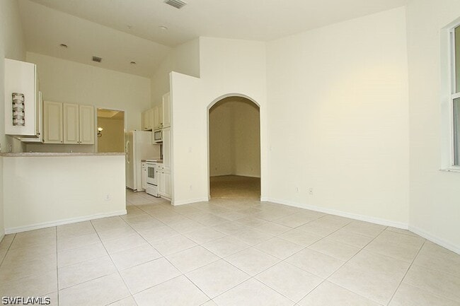 Building Photo - 1315 Mariposa Cir