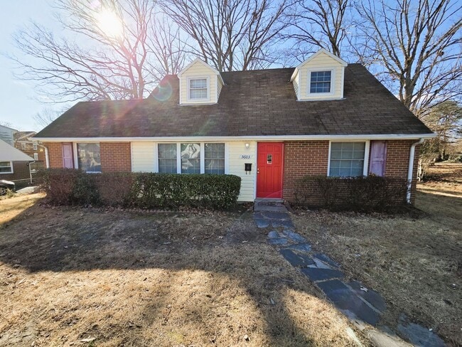 Building Photo - Traditional 4 bedroom cape in Staples Mill and Libbie Road corridor.