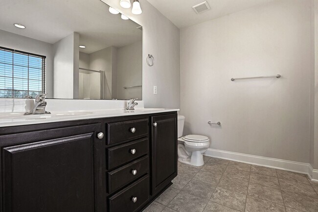 Building Photo - BEAUTIFUL single-Family home with $500 towards first month's rent- 2-Car Garage | Community Pool ...