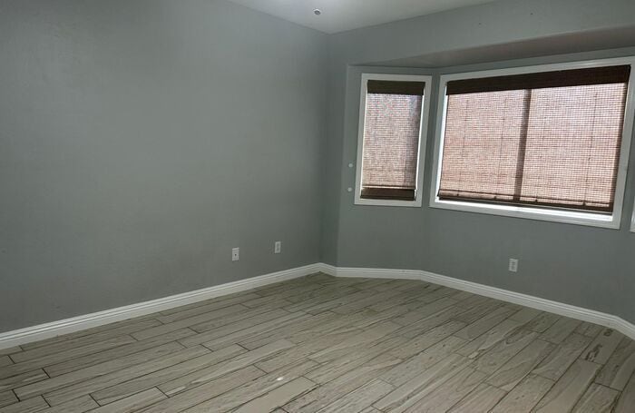 Building Photo - 1401 S 228th Ln