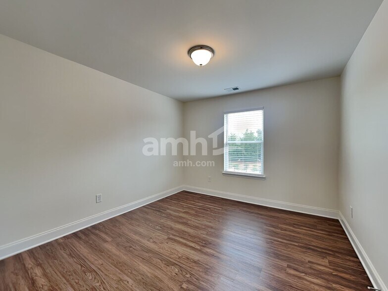 Building Photo - 5020 Franks Creek Way