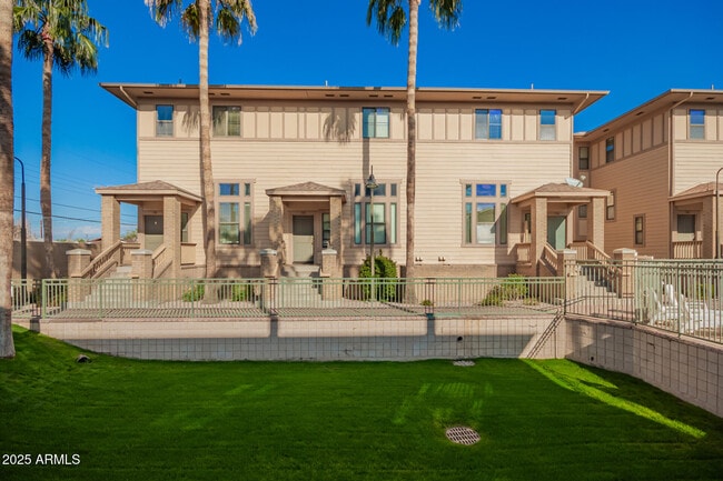 Building Photo - 738 S Beck Ave