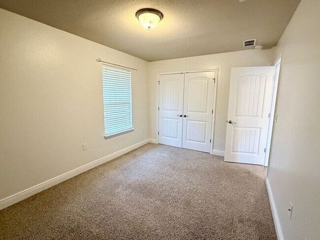 Building Photo - 4599 Belvedere Circle