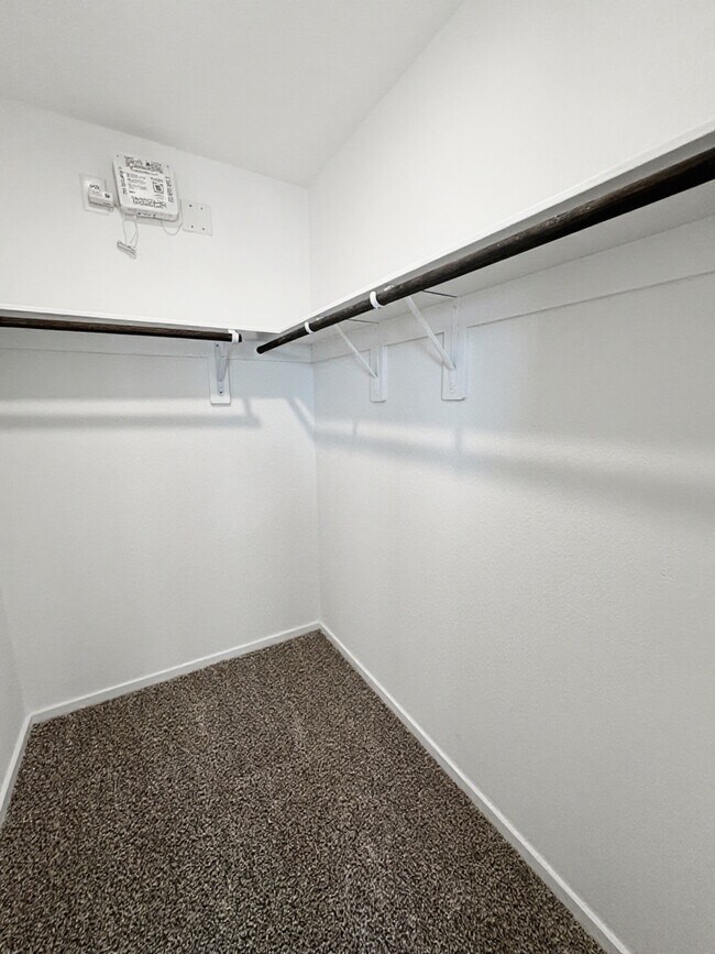 Building Photo - 3310 Bolt Rope Dr
