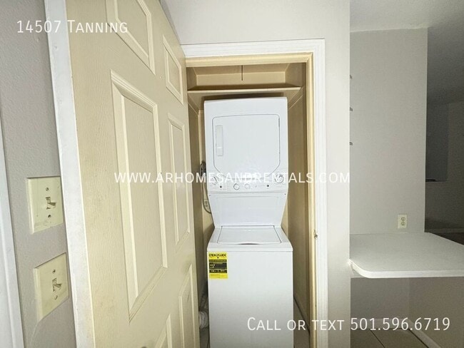 Building Photo - 14507 Tanning-