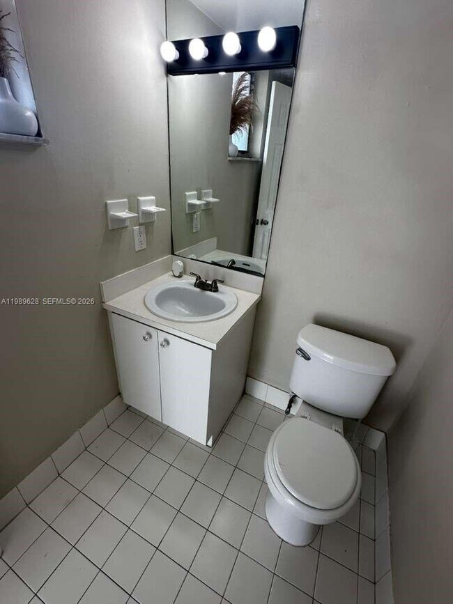 Building Photo - 2903 N Miami Beach Blvd