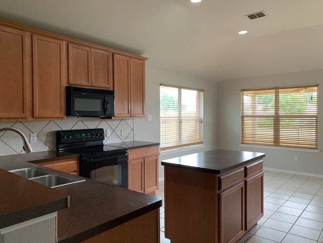 Building Photo - 15428 Adlong Dr
