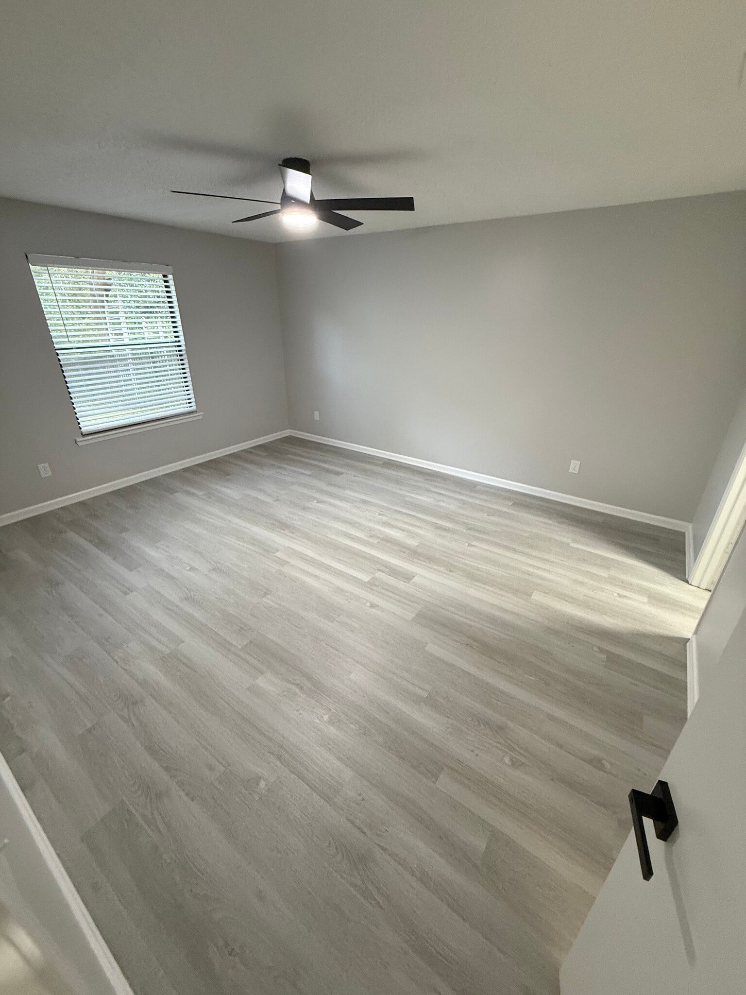 Building Photo - 4084 Stillwood Dr