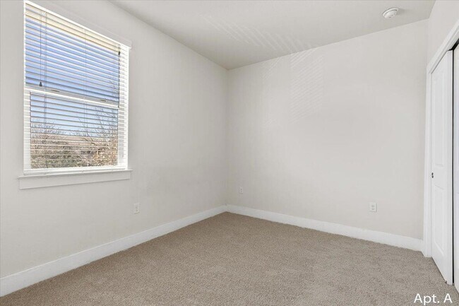 Building Photo - 2225 Katy Ln