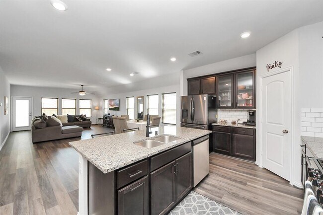 Building Photo - 7009 Terra Ln