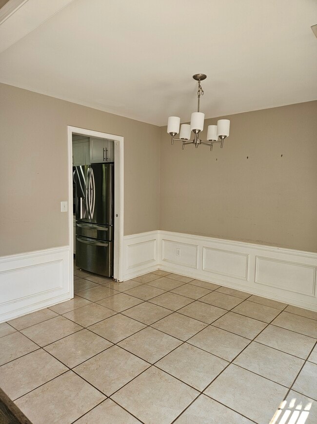 Building Photo - 415 Cadeleigh Ct