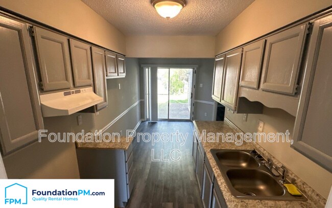 Building Photo - 5574 Blossom Ln