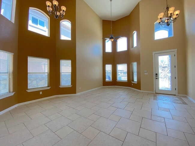 Building Photo - Northeast El Paso/Sandstone Ranch Estates 4 Bed 2.5 Bath Refrig A/C