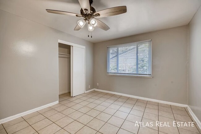 Building Photo - 1391 Lansing St