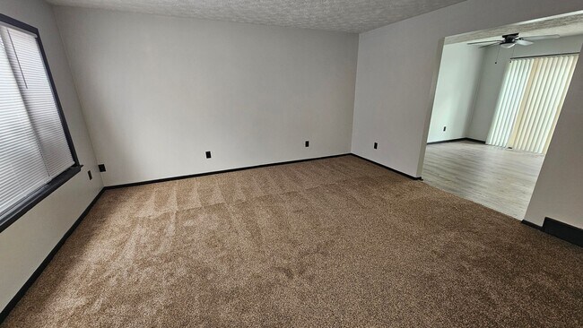 Building Photo - 63-69 Chambers Rd