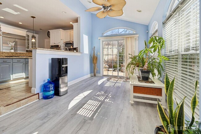 Building Photo - 16 Valley Wood Dr