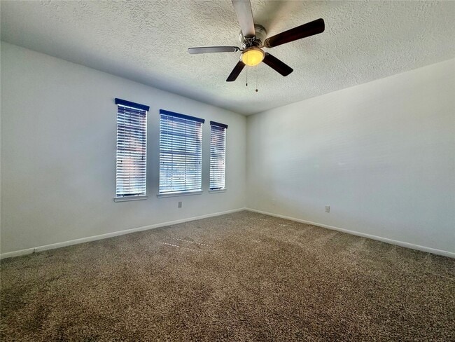 Building Photo - 16907 Dusty Mill Dr W