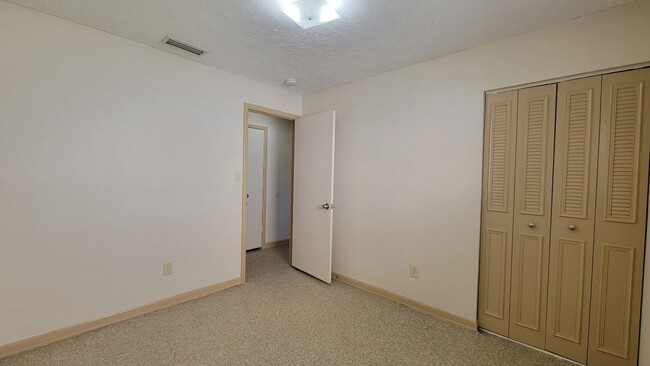 Building Photo - Cozy 3 bedroom/2 bath home - NO HOA