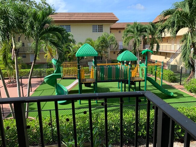 Building Photo - 8650 SW 109th Ave