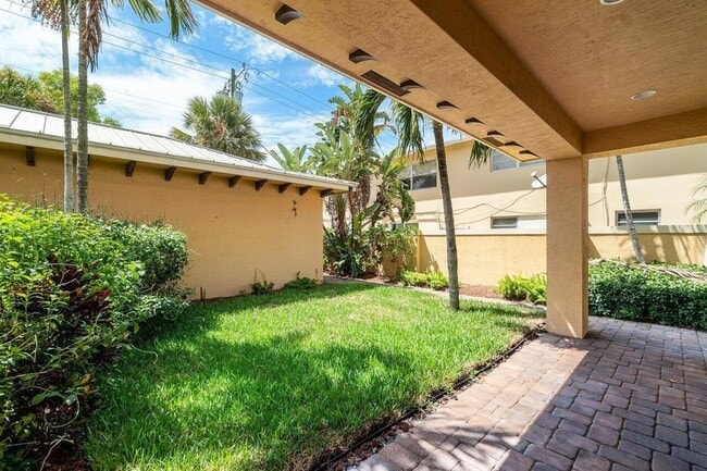 Building Photo - 811 S Federal Hwy