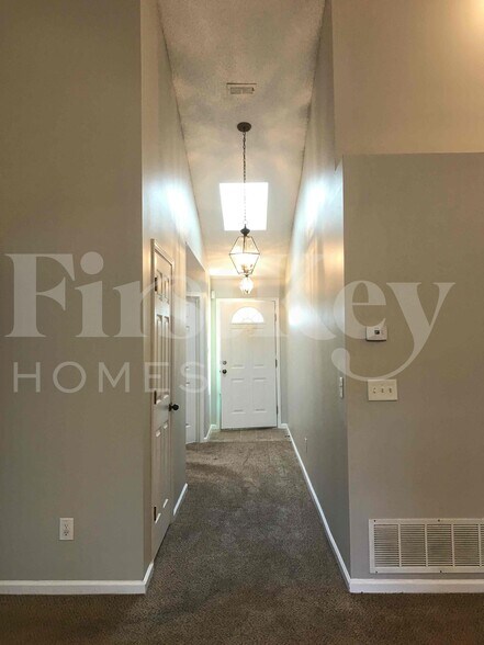 Building Photo - 7852 Catskills Ct