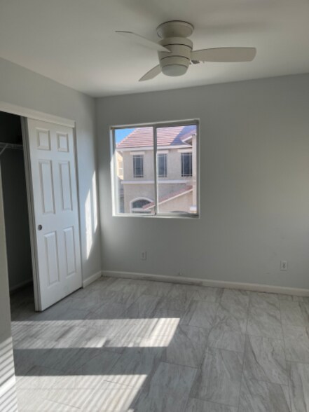 Building Photo - 10274 Missouri Meadows St