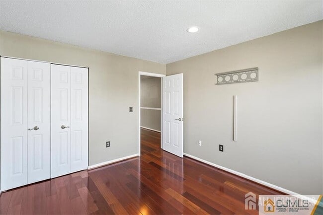 Building Photo - 834 Edpas Rd