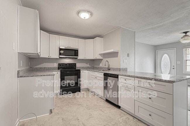 Building Photo - 7334 NE 51st St