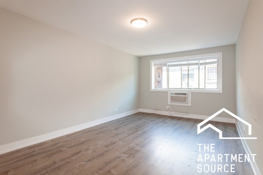 Building Photo - 529 W Surf St