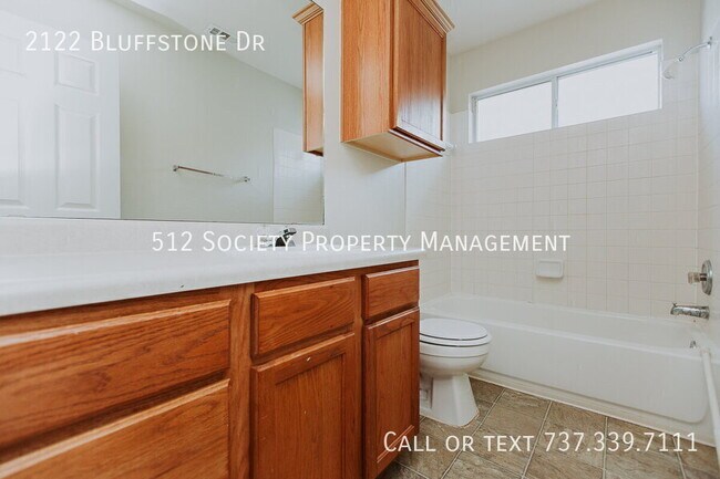 Building Photo - 2122 Bluffstone Dr
