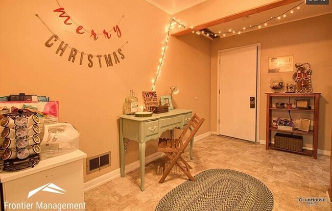 Building Photo - 4 Bedroom Home with Amazing Features Avail...