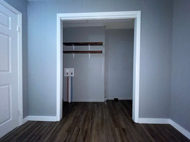 Building Photo - 159 Main St