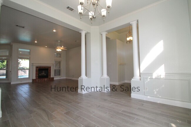 Building Photo - Country Trails Gem with a Pool Made for Te...
