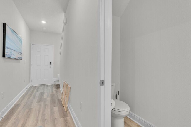 Building Photo - 5724 Sandy Walk St