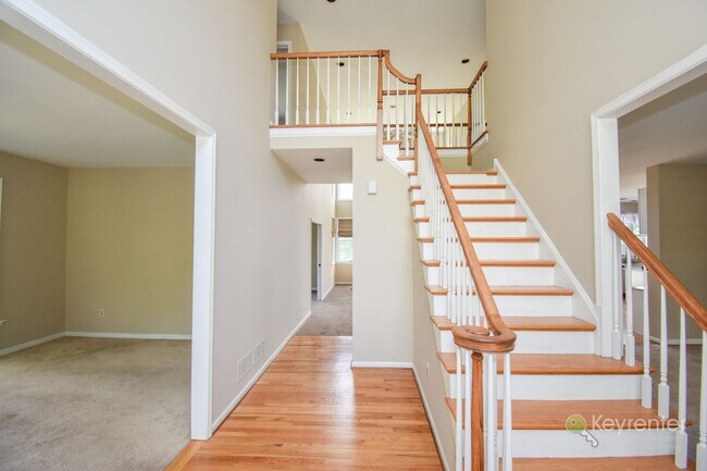Building Photo - 5474 Grandview Ln