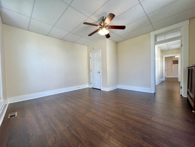 Building Photo - 1813 E Elm St