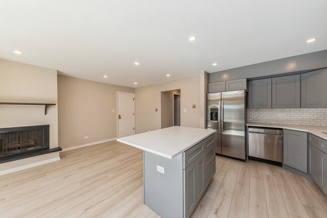 Building Photo - 751 S Dwyer Ave