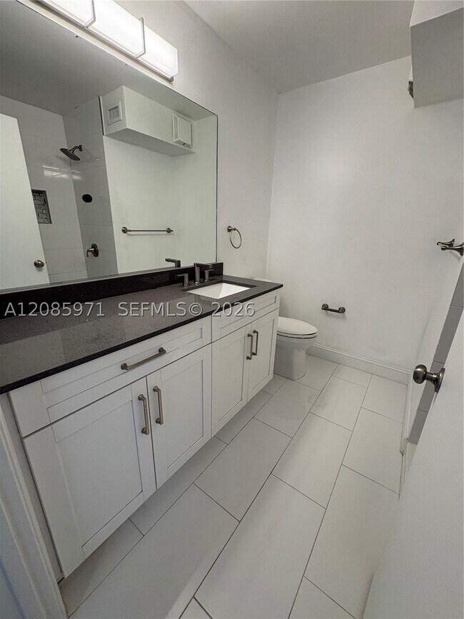Building Photo - 2208 Ensenada Terrace