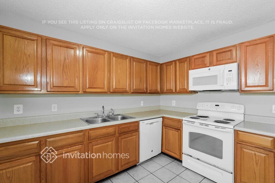 Building Photo - 1233 Ashworth Dr