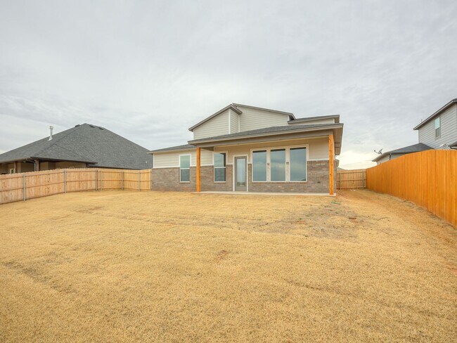 Building Photo - Beautiful home in Edmond