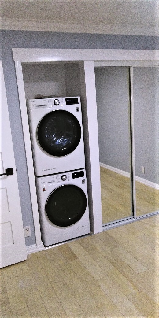 In-Unit Washer & Dryer - 1580 Great Hwy