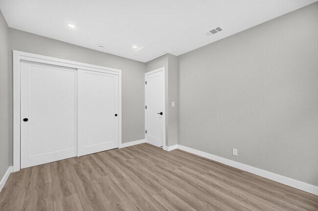 Building Photo - 4535 Lobos Ave
