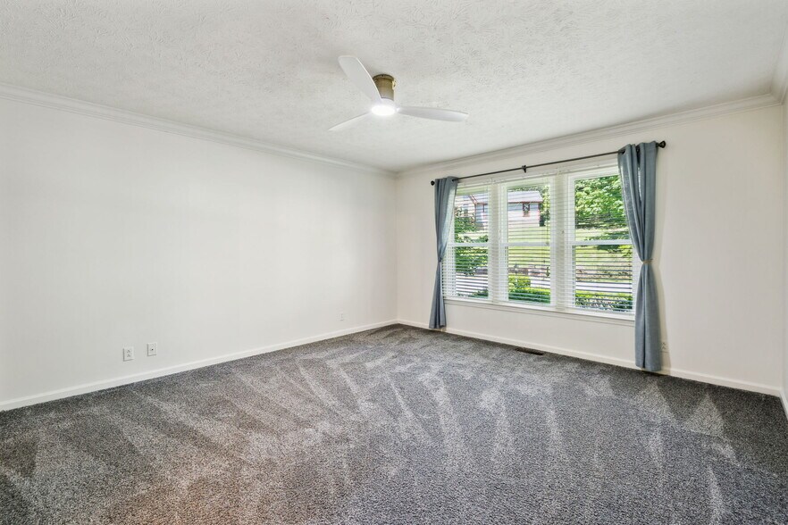 Building Photo - 316 McCoin Dr