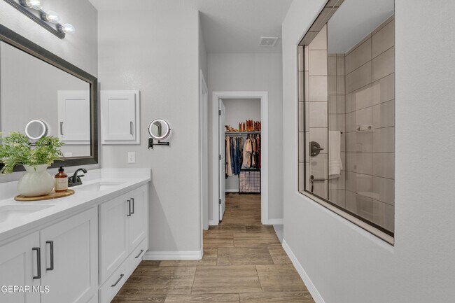 Building Photo - 12316 Desert Path Ct