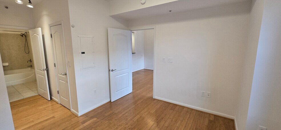 Building Photo - 1111 11th St NW