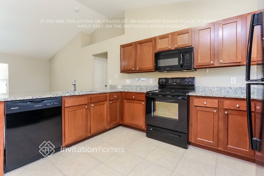 Building Photo - 391 Vitorio St