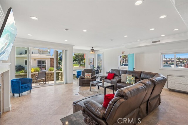 Building Photo - 6111 Seashore Dr